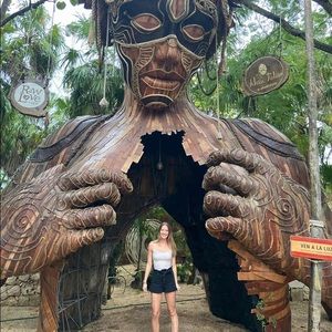 Meet your Posher, Victoria